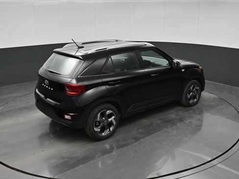 New 2026 Hyundai Venue SEL FWD image 32