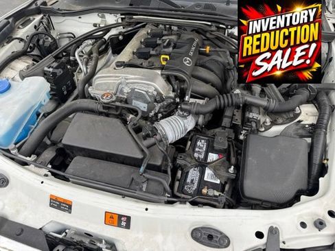 Used 2020 MAZDA MX-5 Miata Club RWD image 10