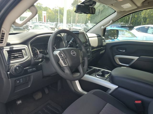 Used 2024 Nissan Titan SV w/ SV Convenience Package RWD image 13