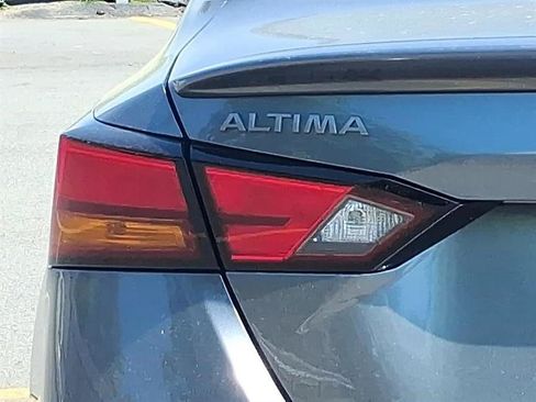 Used 2023 Nissan Altima 2.5 SR FWD image 6