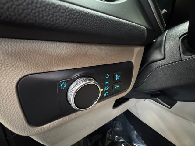 Used 2020 Ford Escape SE FWD image 22