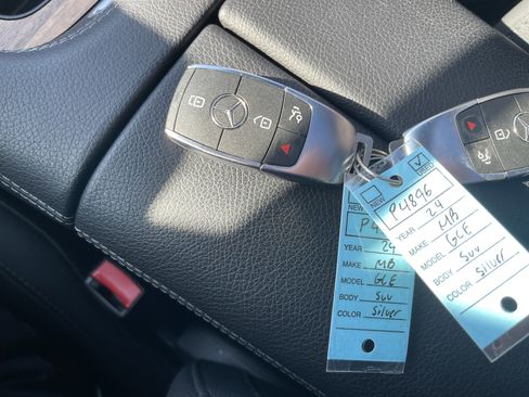 Certified 2024 Mercedes-Benz GLE 350 4MATIC w/ Winter Package image 38