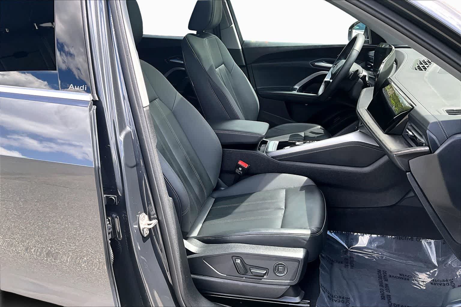Used 2025 Audi Q5 Premium Plus w/ Premium Plus AWD/4WD image 9