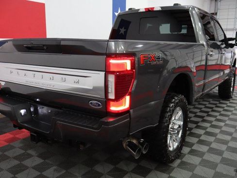 Used 2020 Ford F250 Platinum w/ FX4 Off-Road Package AWD/4WD image 28