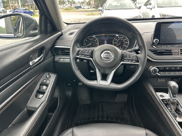 Used 2020 Nissan Altima 2.5 SR w/ Premium Package FWD image 17