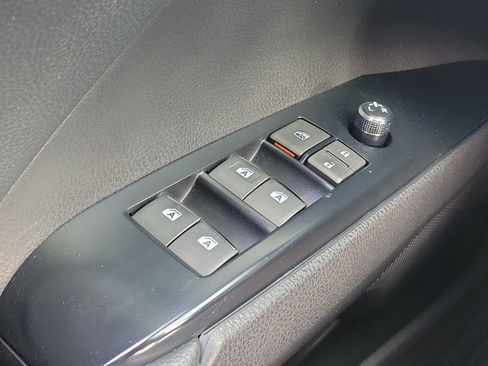 Used 2020 Toyota Camry XLE image 26