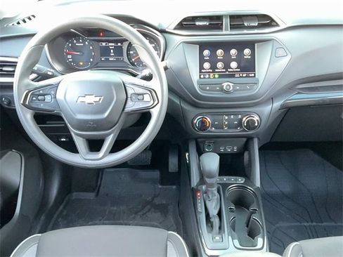 Used 2022 Chevrolet TrailBlazer LT image 12