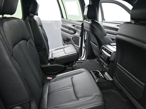 New 2026 Jeep Grand Wagoneer Limited AWD/4WD image 23