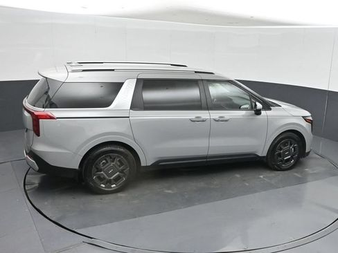 Used 2025 Kia Carnival EX FWD image 42