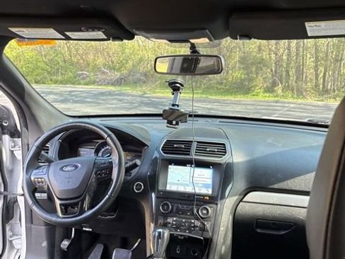 Used 2018 Ford Explorer XLT w/ Equipment Group 202A image 49