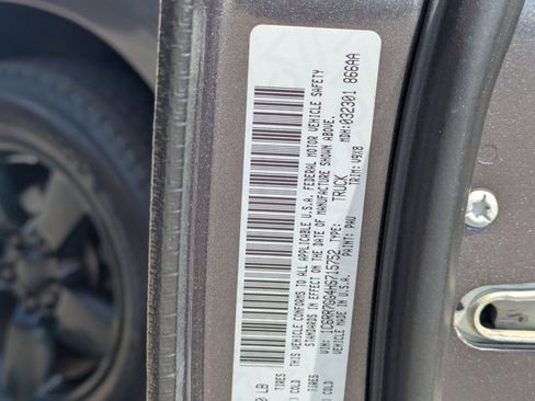 Used 2017 RAM 1500 Classic SLT image 22