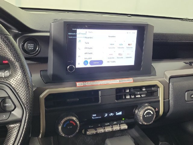 Used 2025 Toyota Tacoma SR5 AWD/4WD image 28