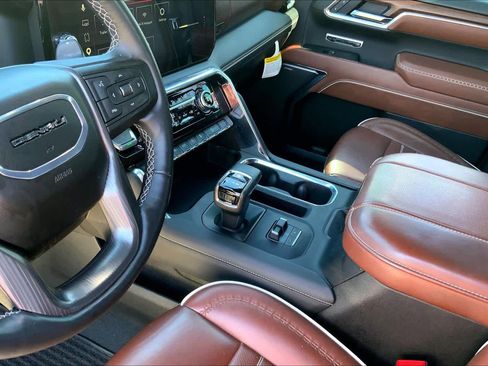 Used 2025 GMC Sierra 1500 Denali Ultimate image 16