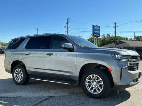 Used 2024 Chevrolet Tahoe LT w/ Luxury Package AWD/4WD image 3