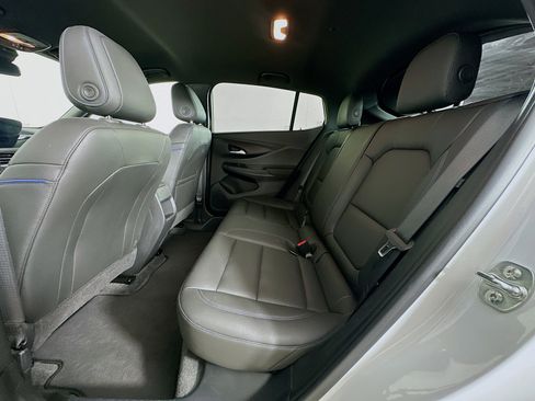 Used 2025 Buick Envista Sport Touring image 26