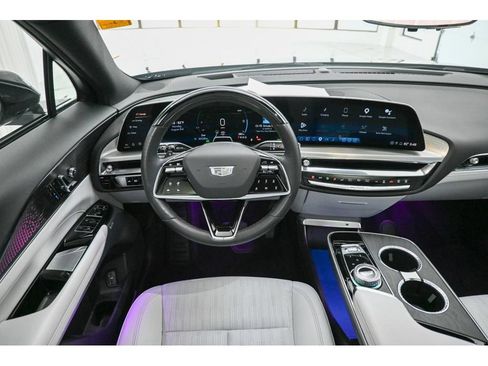 Used 2023 Cadillac Lyriq 2WD image 30