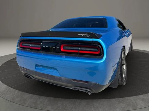 Used 2016 Dodge Challenger SRT Hellcat RWD image 9