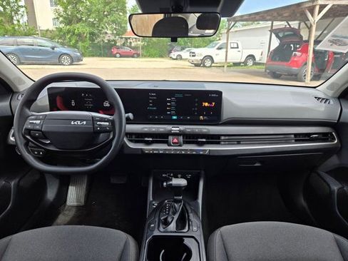 Used 2025 Kia K4 LXS image 24