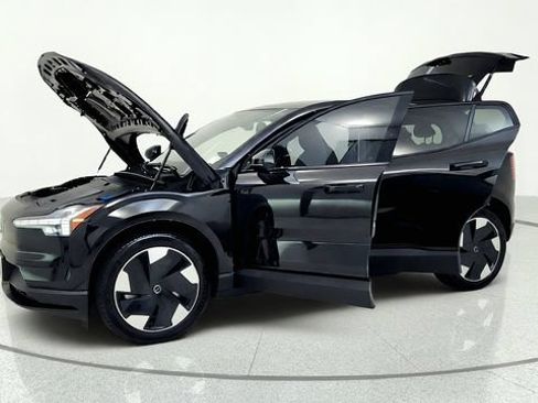 Used 2025 Volvo EX30 Plus w/ Protection Package Premier AWD/4WD image 14