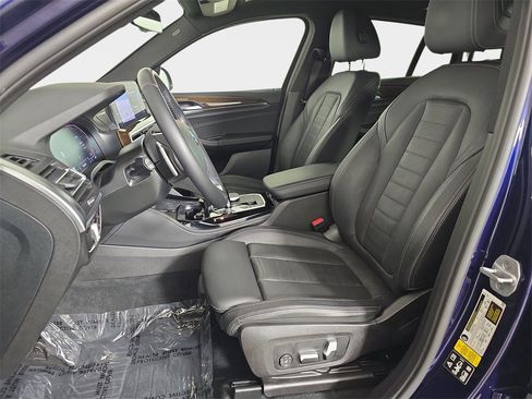 Certified 2023 BMW X4 xDrive30i w/ Premium Package image 15