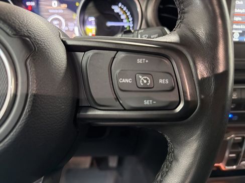 Used 2023 Jeep Wrangler Unlimited w/ Cold Weather Group image 18