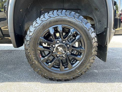 Used 2025 Chevrolet Silverado 2500 High Country w/ Midnight Edition AWD/4WD image 10