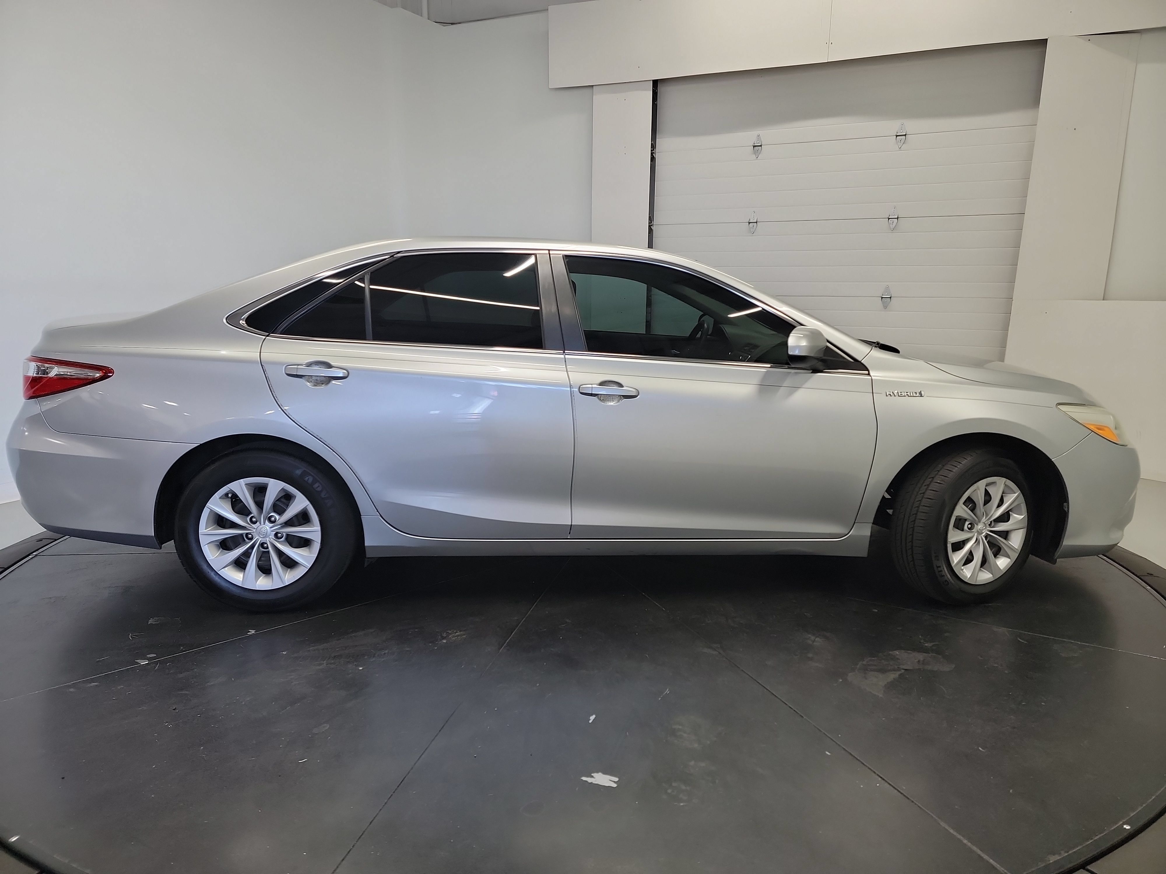 Used 2017 Toyota Camry LE FWD image 11