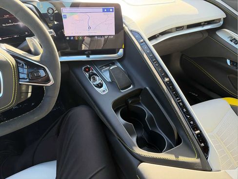 Used 2022 Chevrolet Corvette Stingray Premium Cpe w/ Z51 Performance Package image 19