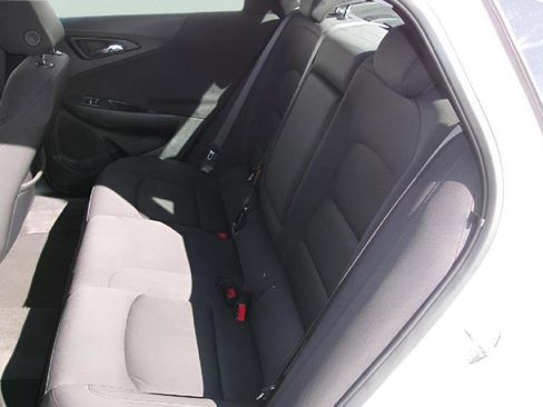 Used 2025 Chevrolet Malibu LT FWD image 9