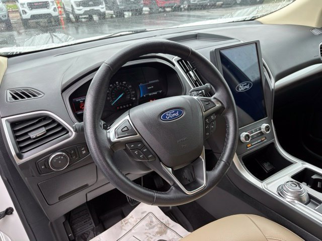 Certified 2024 Ford Edge SEL w/ Convenience Package AWD/4WD image 3