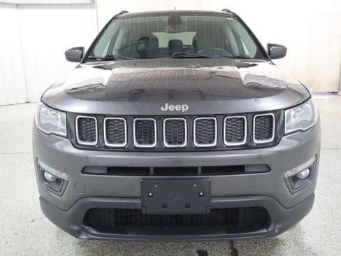 Used 2019 Jeep Compass Latitude w/ Popular Equipment Group FWD image 7