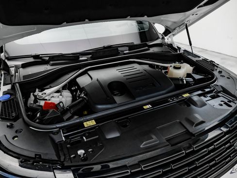 Used 2024 Land Rover Range Rover SE image 85