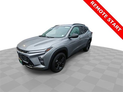 Used 2025 Chevrolet Trax ACTIV w/ Driver Confidence Package image 4