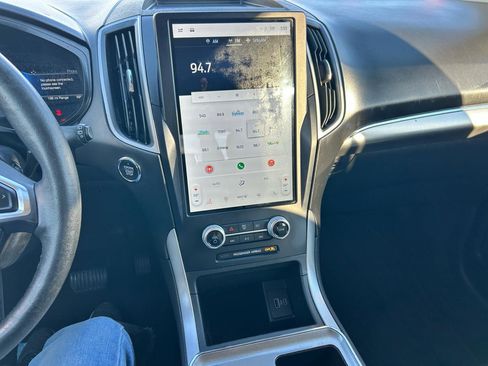 Used 2022 Ford Edge SEL w/ Convenience Package image 4