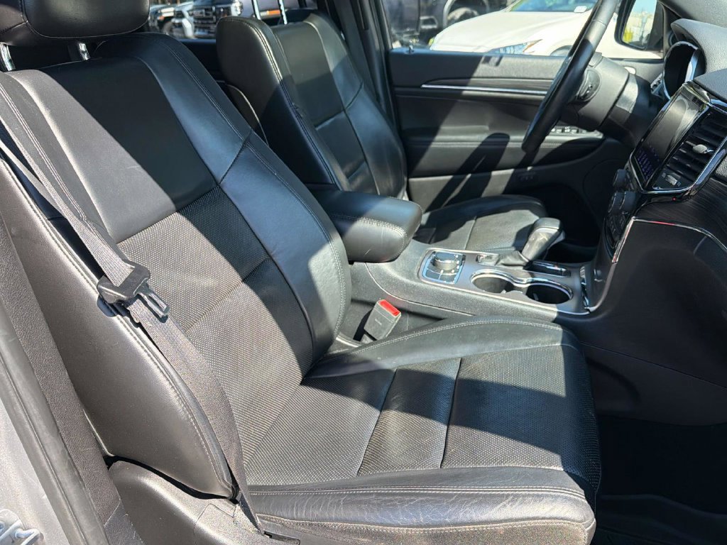 Used 2019 Jeep Grand Cherokee Limited w/ Luxury Group II AWD/4WD image 31