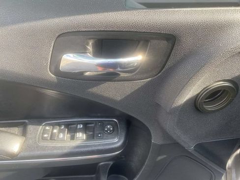 Used 2013 Dodge Charger SE RWD image 13