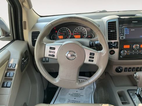 Used 2013 Nissan Frontier SL w/ Moonroof Pkg AWD/4WD image 13