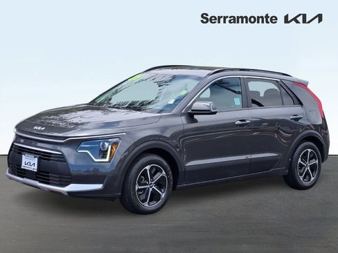 Used 2025 Kia Niro EX FWD image 8
