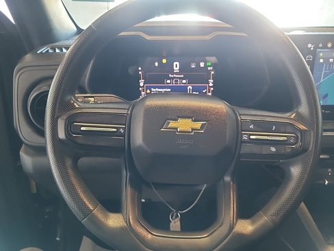 Used 2023 Chevrolet Colorado W/T image 13