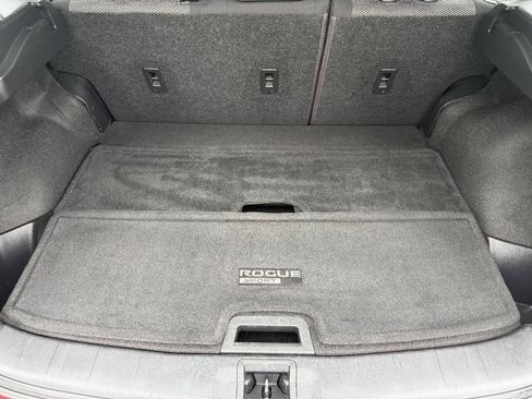 Used 2020 Nissan Rogue Sport SV FWD image 16