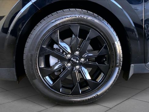 Used 2022 Kia Carnival SX Prestige image 10