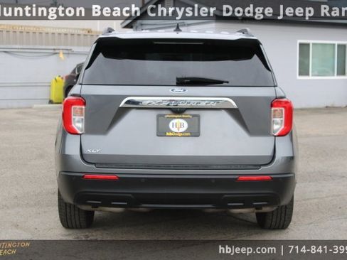 Used 2021 Ford Explorer XLT image 4