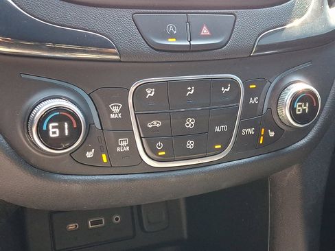 Used 2022 Chevrolet Equinox RS image 15