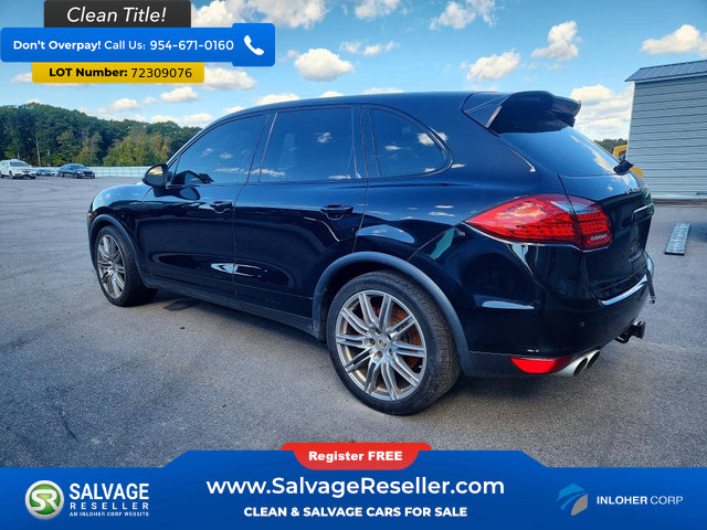 Used 2012 Porsche Cayenne Turbo w/ Sport Pkg AWD/4WD image 3