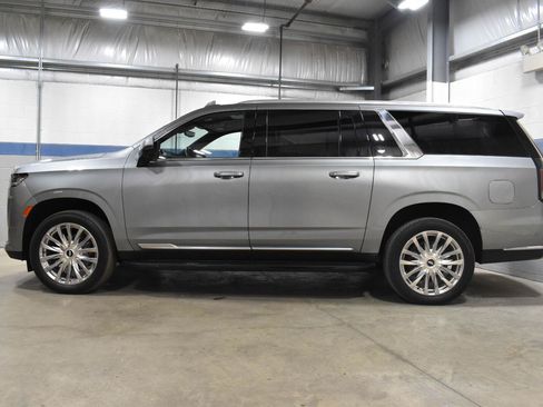 Certified 2023 Cadillac Escalade ESV Premium Luxury AWD/4WD image 24