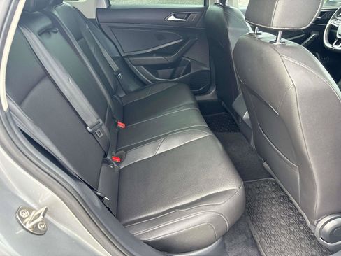 Used 2020 Volkswagen Jetta R-Line image 12