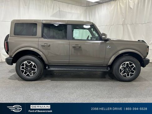 New 2025 Ford Bronco Outer Banks image 9