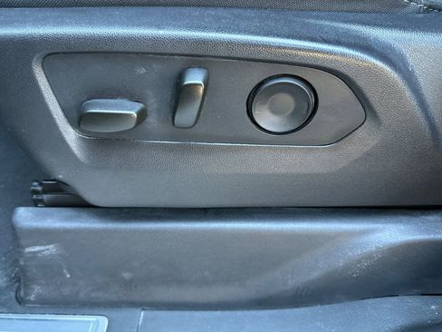 Used 2024 GMC Sierra 1500 Elevation image 12