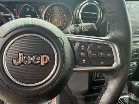 Used 2020 Jeep Wrangler Unlimited Sahara AWD/4WD image 12