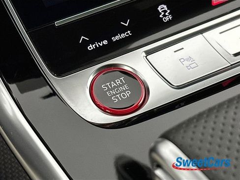 Used 2024 Audi RS Q8 AWD/4WD image 33